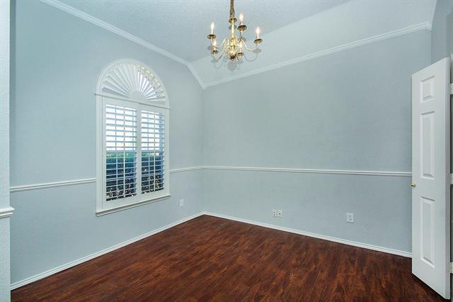 Photo - 406 Leameadow Dr