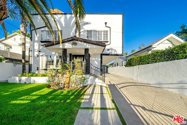 5526 Sylvia Ave