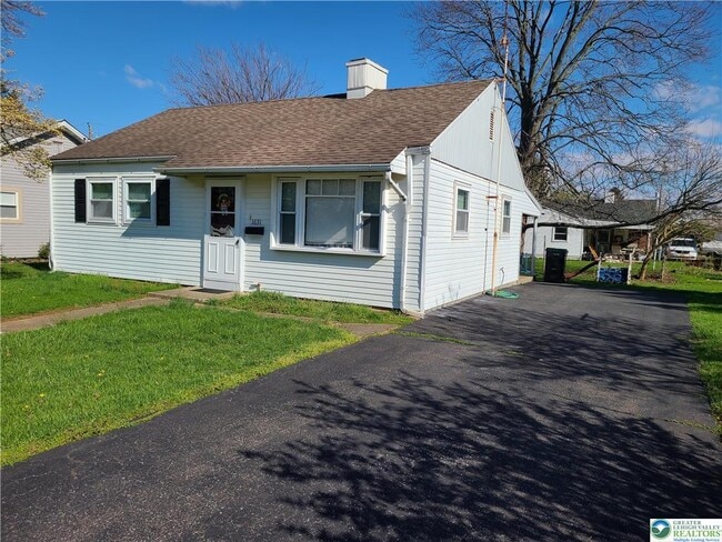 Building Photo - 1631 North Blvd