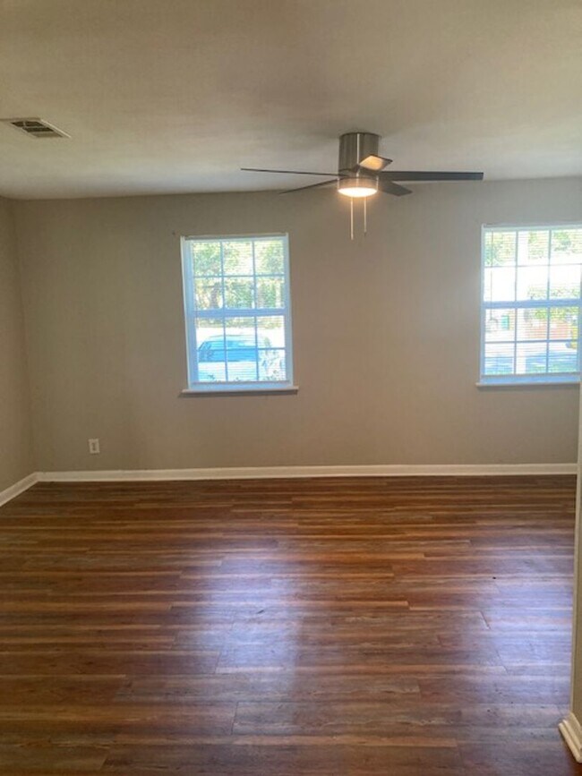 340 Stone Cir