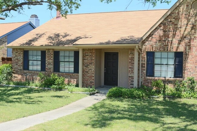 Building Photo - Move in Ready Rental