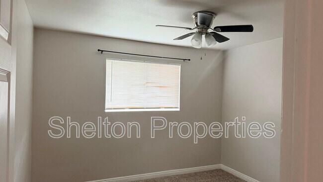 Photo - 523 E Malibu Dr