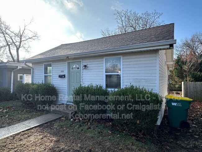 Photo - 1903 W 43rd Pl