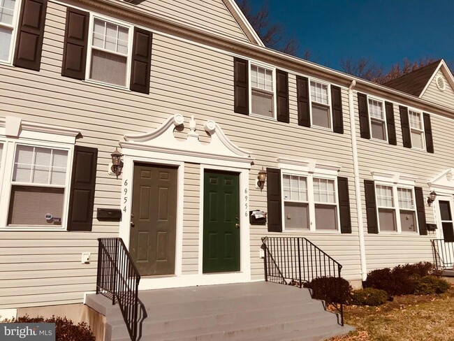 Photo - 6956 Hawthorne St Townhome