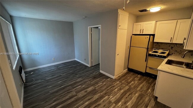 Photo - 2211 Lincoln St Unit 7