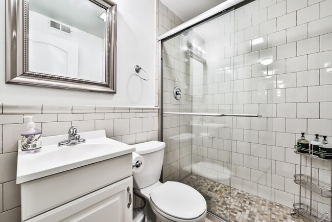 Photo - 1851 N Lincoln Ave Unidad 1