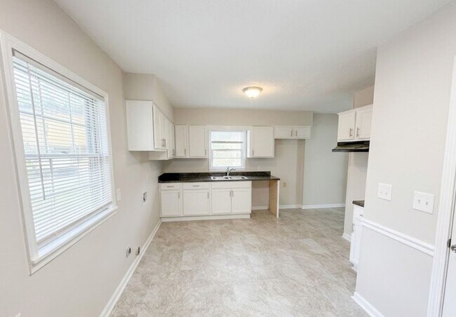 Photo - 1502 Rolling Hills Dr