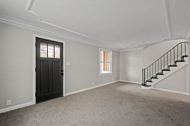Photo - 1653 Suburban Ave Unit 1653 Suburban Avenue - 2nd Floor
