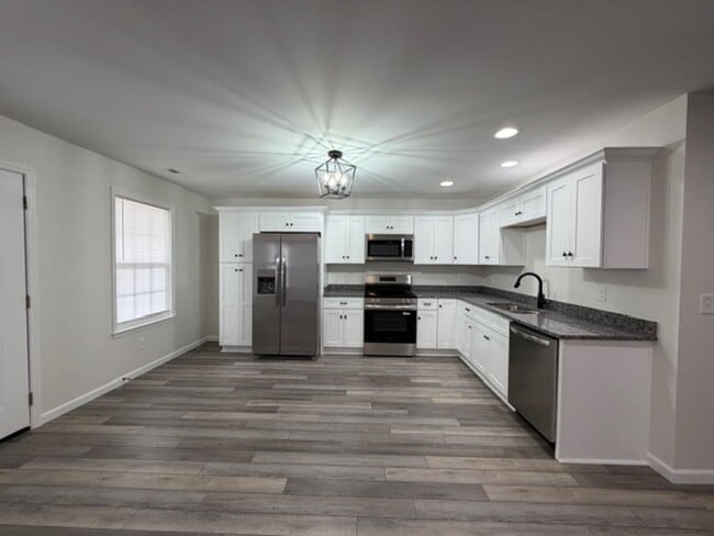 Photo - Beautiful New 3 Bedroom 2 Bath House!