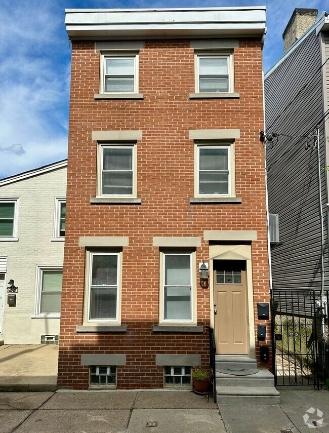 Building Photo - 1229 E Oxford St Unit B Rental