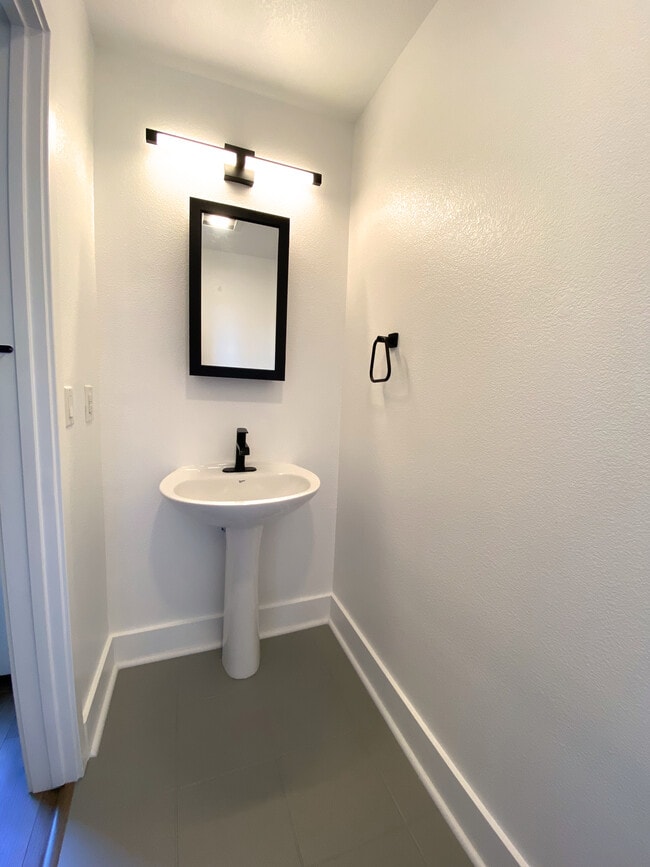 Photo - 310 City Center Dr