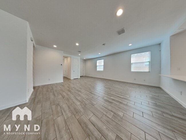 Photo - 9513 W Turney Ave