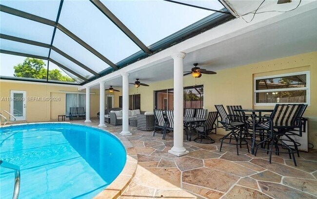 Photo - 601 N 44th Ave