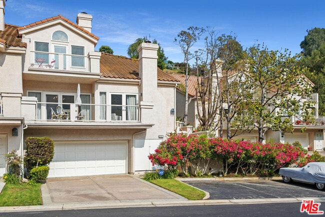 Building Photo - 622 Palisades Dr Rental