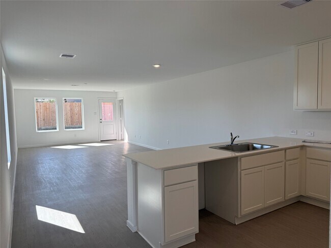 Photo - 458 Southern Magnolia Wy