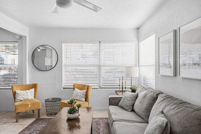 Photo - 2606 Juan St