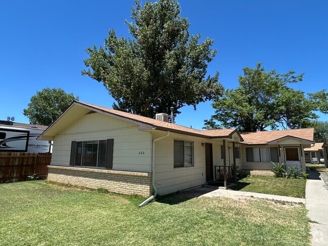 Building Photo - 420 W Kennedy Ave Rental