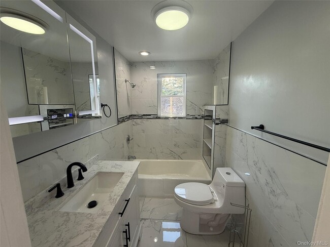 Photo - 18 Edgewood St