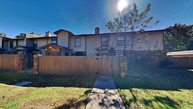 Welcome to this 2 bedroom, 2.5 bath home l... - Welcome to this 2 bedroom, 2.5 bath home l...