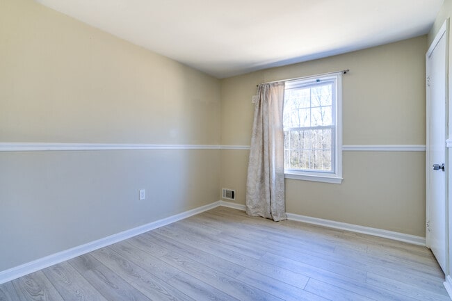 Photo - 7913 Central Park Cir