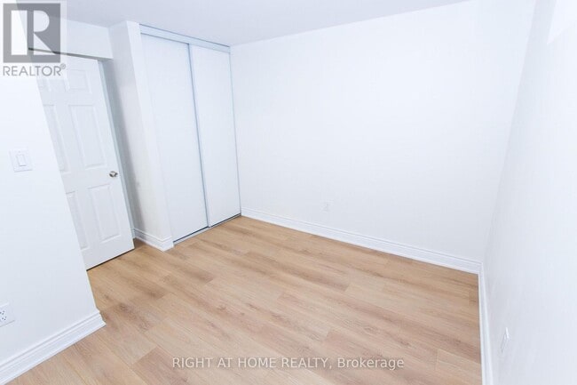 Photo - 659 Shakespeare Ave