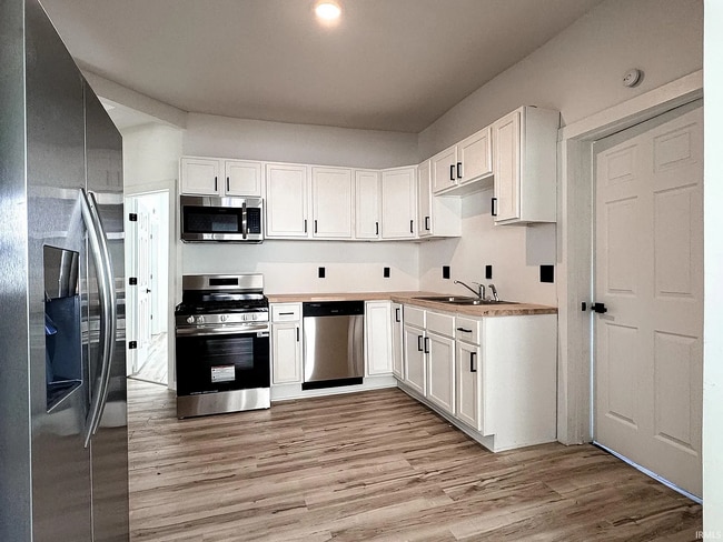 Photo - 733 S Armstrong St