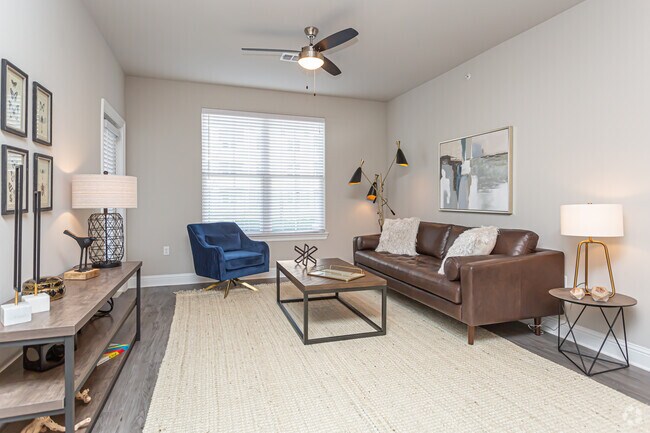 2 BR, 2 BA - 1081 SF