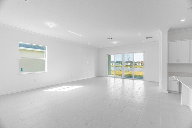 Photo - 13885 SE Riversway St