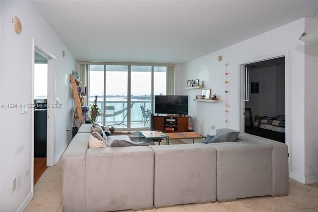 Photo - 1800 N Bayshore Dr Unidad 2103