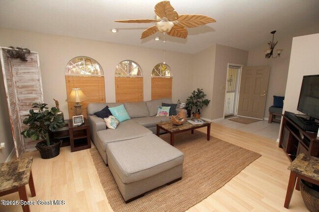 Photo - 250 Atlantic Dr