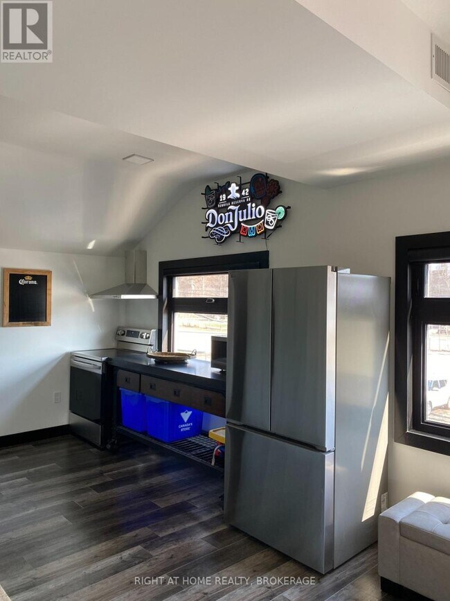 Photo - 4064 Erie Rd