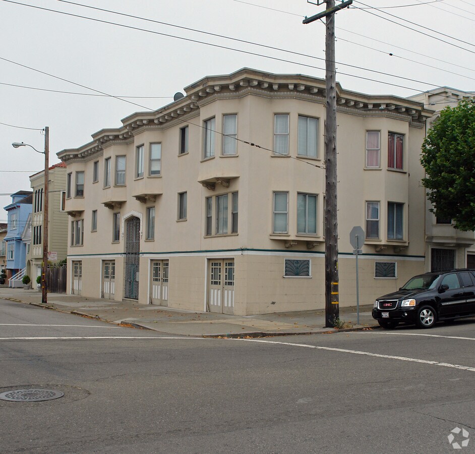 Photo - 303-309 Thirtieth Avenue