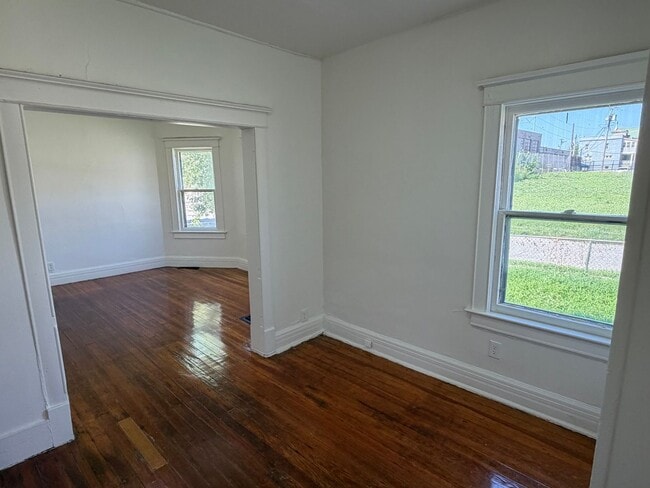 Photo - 2523 Jones St