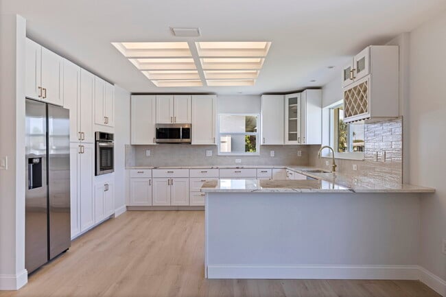 Photo - 934 41st Ave NE