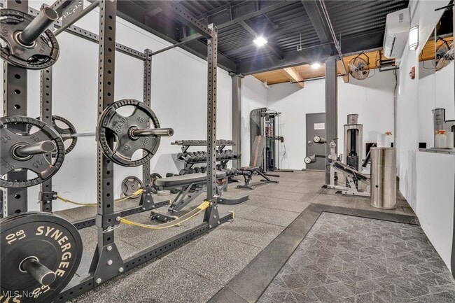 Building Photo - 1237 Washington Ave Unit 512