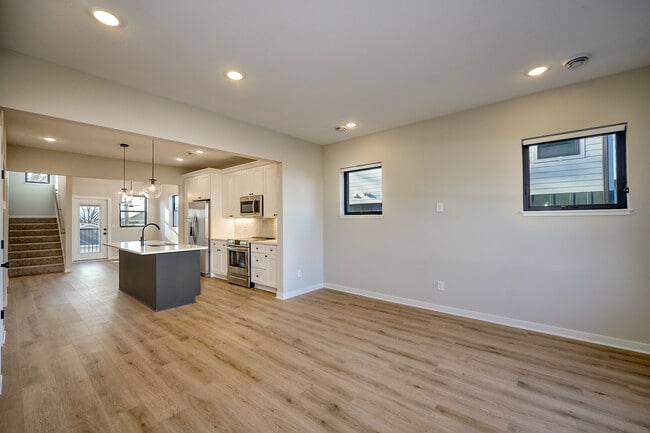 Photo - 506 37th Ave NE Unidad A