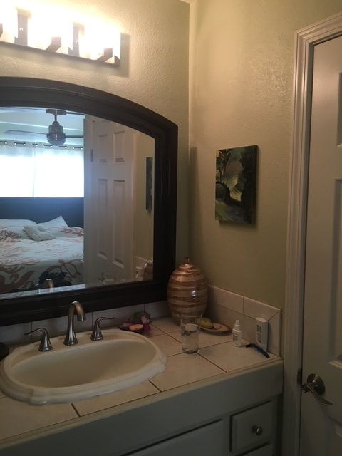 Photo - 2570 Hunakai St