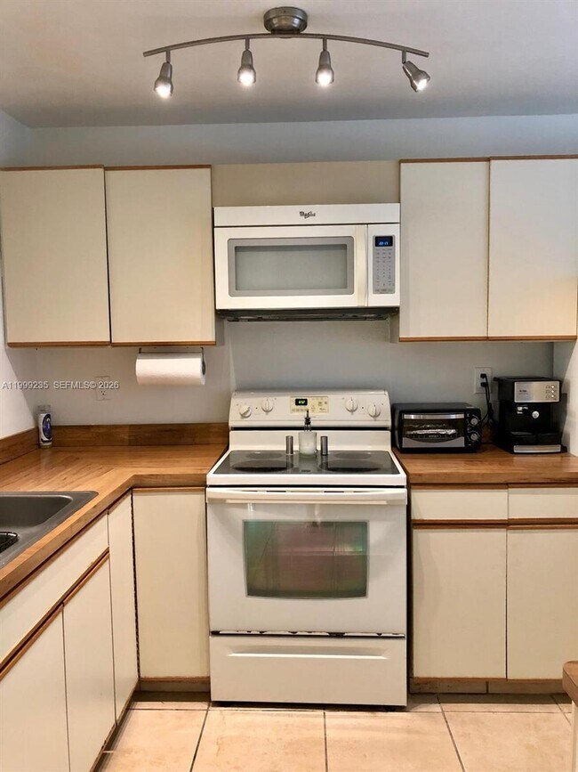 Photo - 6660 SW 130th Ave Unidad 1705