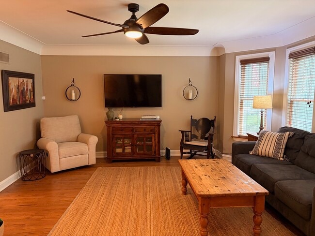 Photo - 5316 N Lockwood Ave