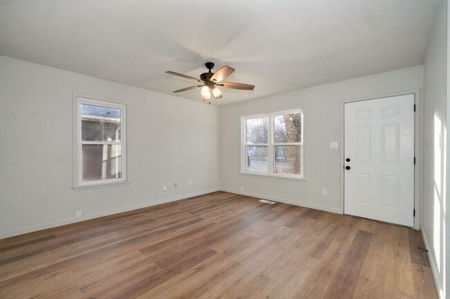 Photo - 2941 W Pacific St