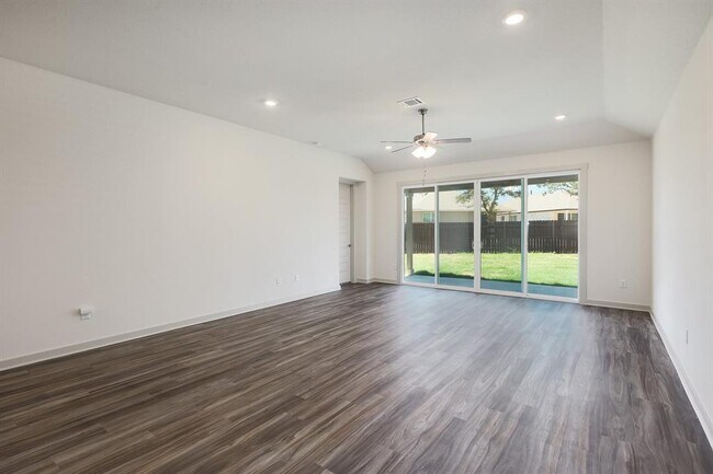 Photo - 1917 Centerline Ln