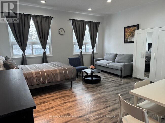 Photo - 14 Wyvern Rd