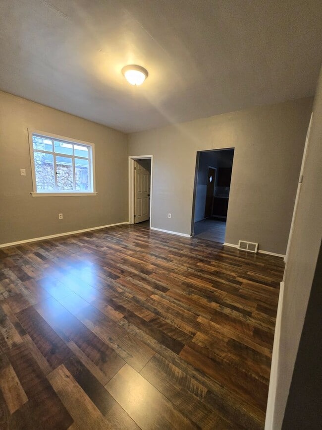 Building Photo - 98 Garfield St