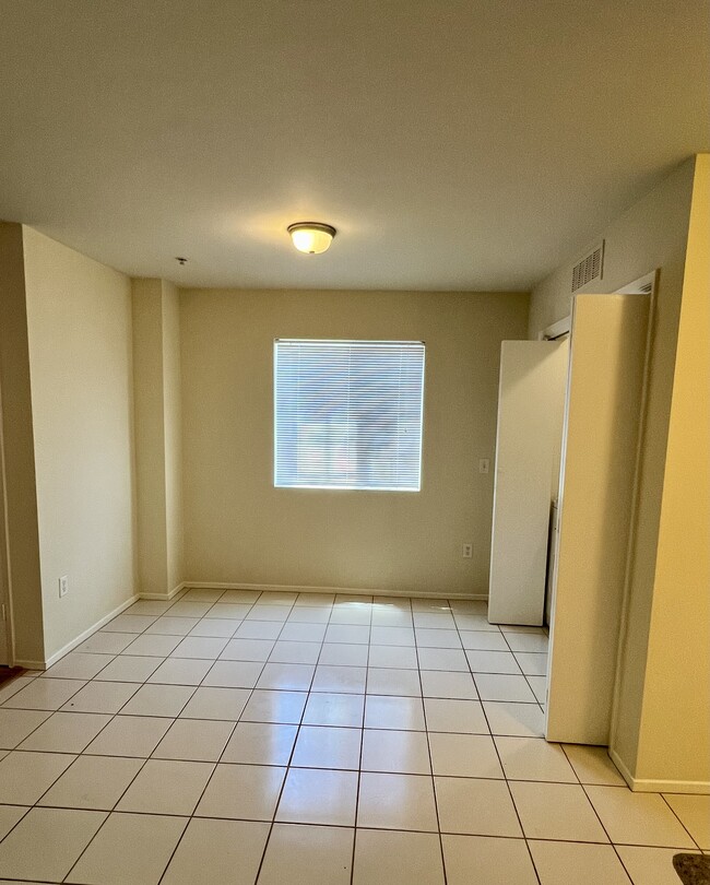 Dinning Area - 600 Hosking Ave Unit 61