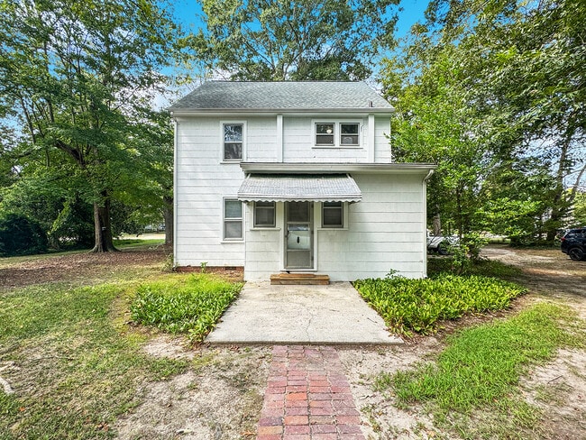 Unit A entrance in rear if of house. - 727 Richmond Rd