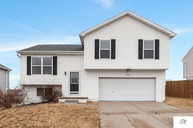 Building Photo - AVAILABLE NOW!