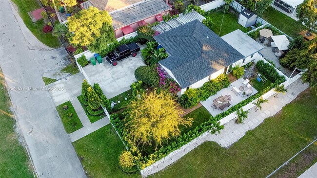 532 NW 100th St