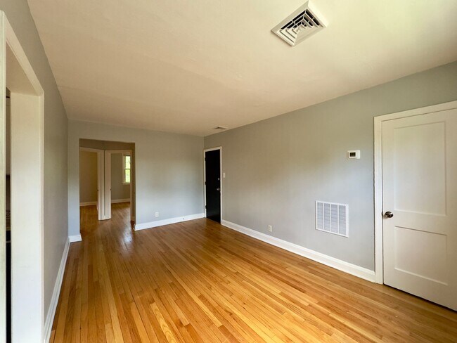 Photo - 6113 Chinquapin Pkwy Unit 2