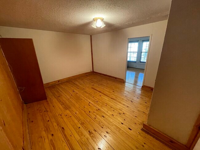 Photo - 120 Carthel St