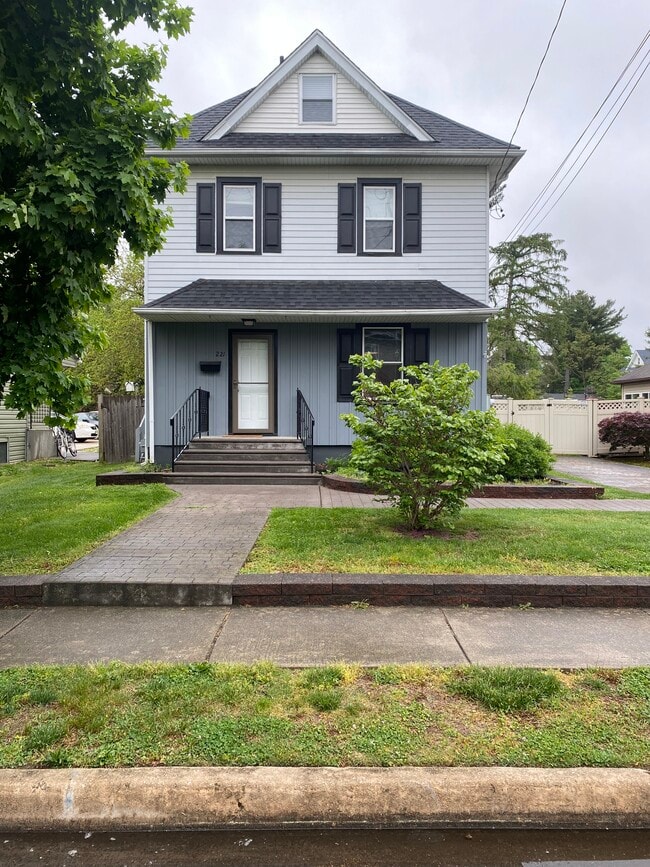 Photo - 221 Dickinson Rd House